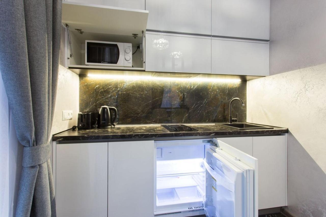 New Luxury Apartment In The Center On Konstitution Square Kharkiv Exterior photo