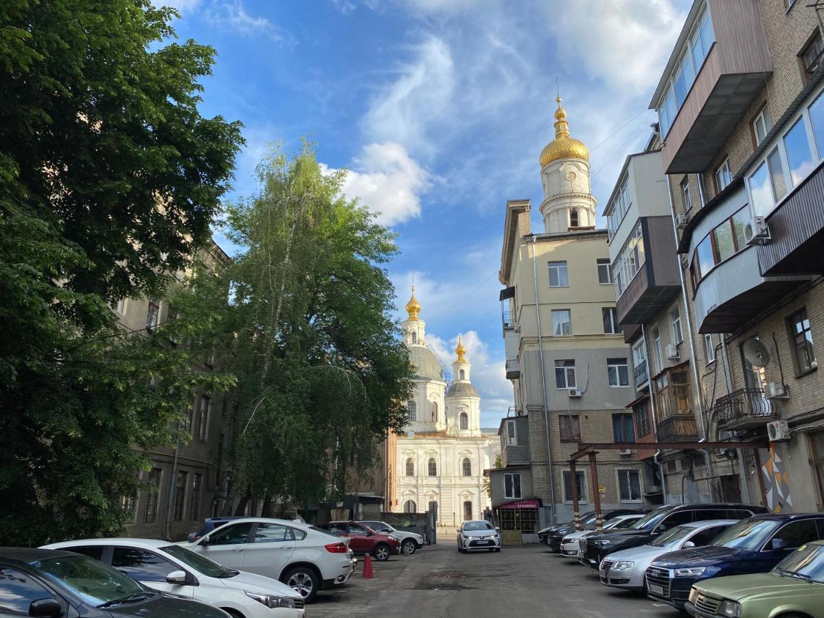 New Luxury Apartment In The Center On Konstitution Square Kharkiv Exterior photo